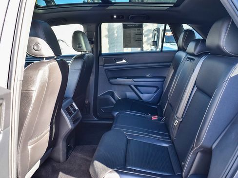 Used 2020 Volkswagen Atlas Cross Sport SEL image 19