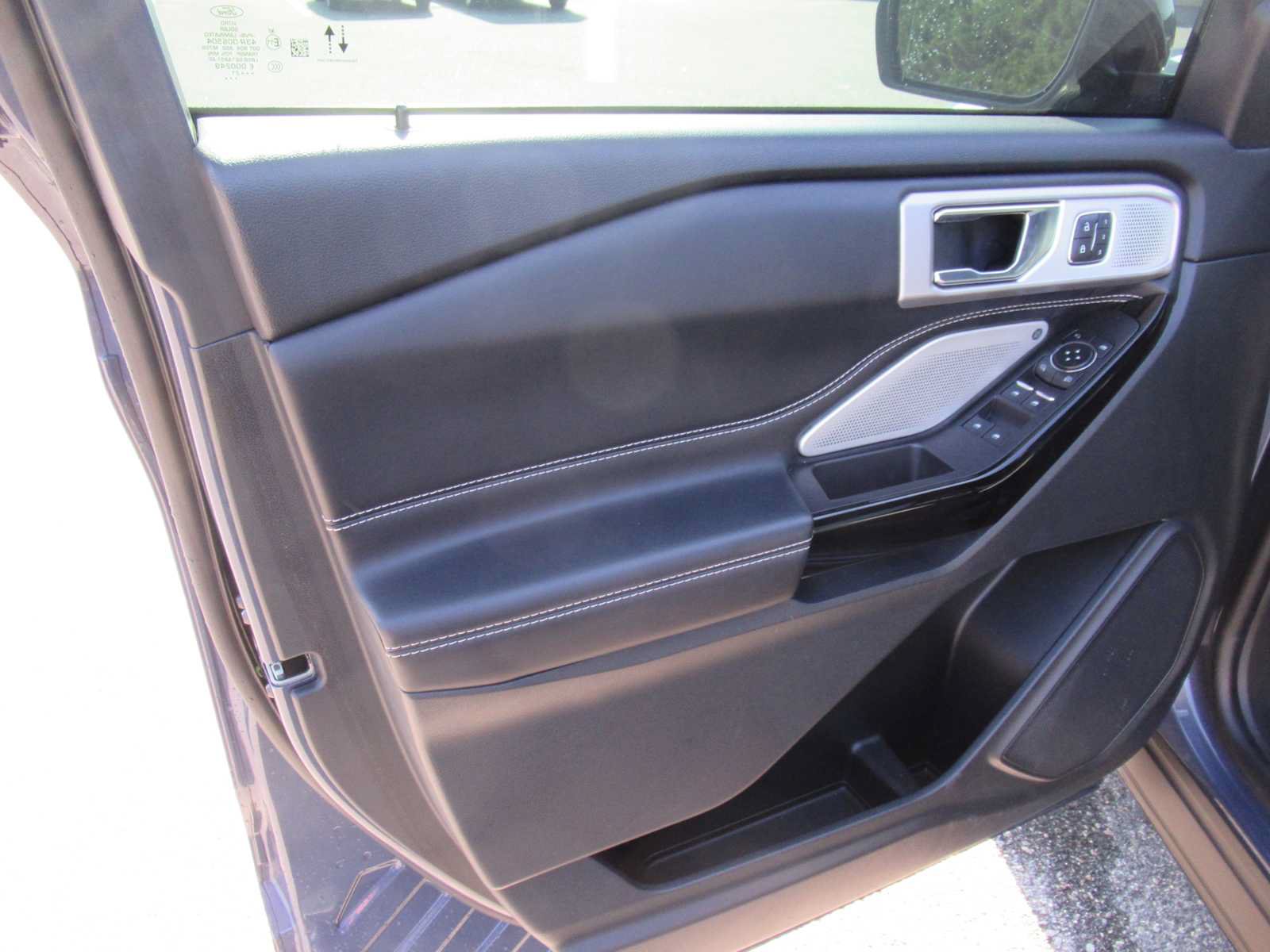 Used 2021 Ford Explorer ST w/ Equipment Group 401A AWD/4WD image 15