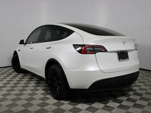 Used 2020 Tesla Model Y Long Range image 31