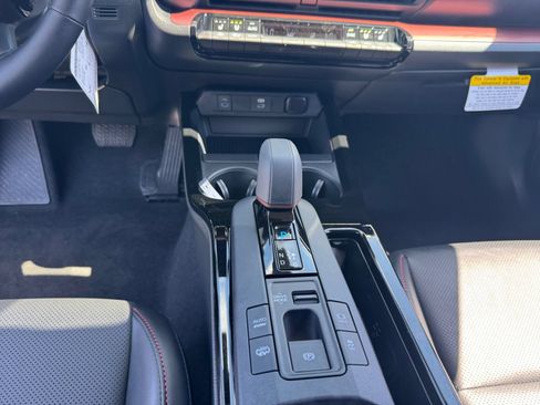 New 2027 Toyota Prius Plug-In Hybrid FWD image 11