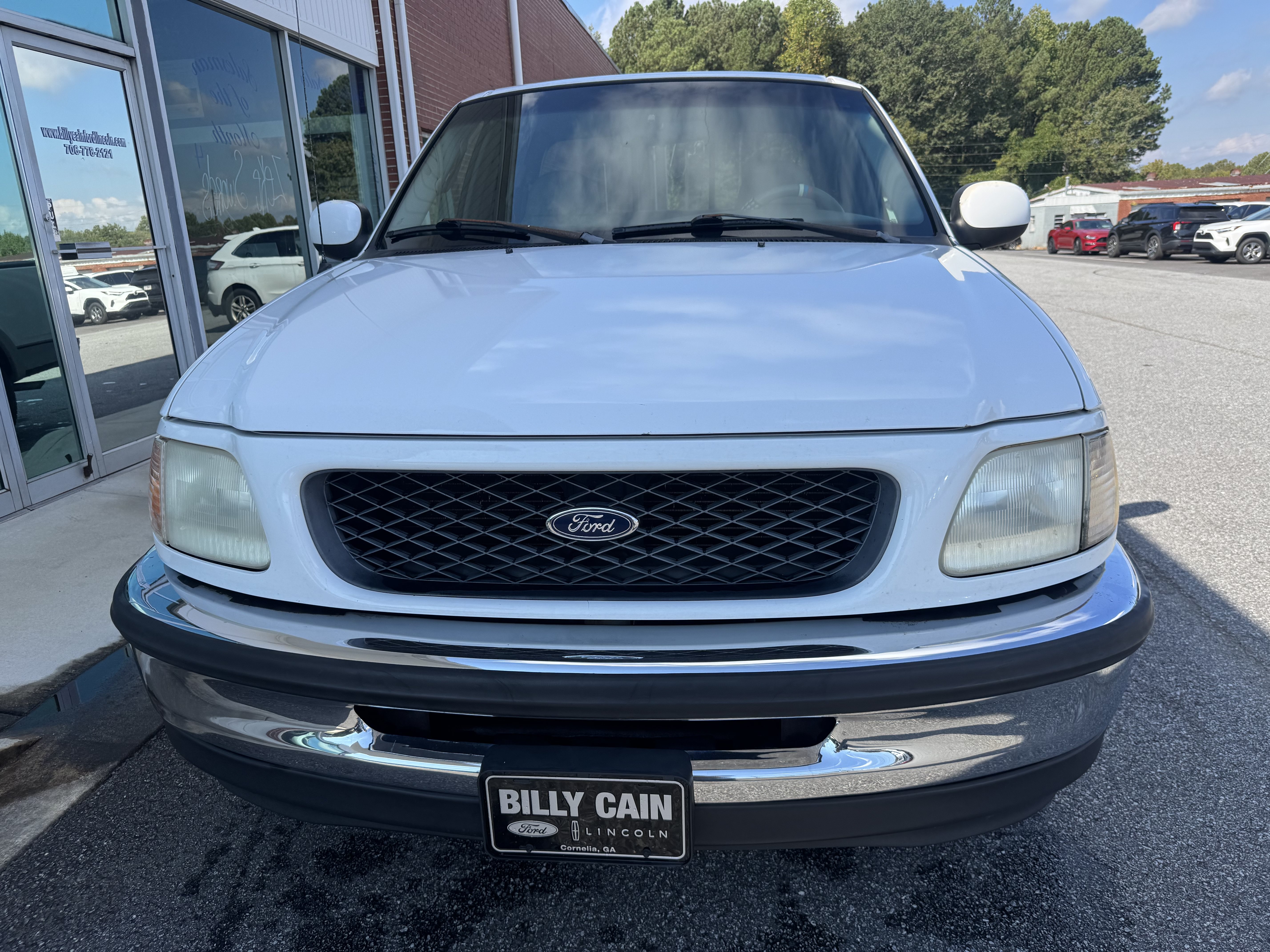 Used 1998 Ford F150 Lariat RWD image 4