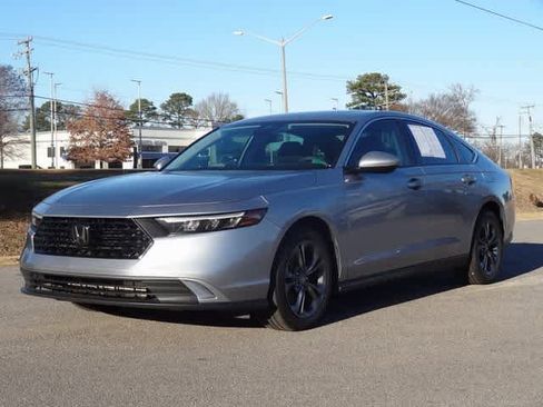 Used 2023 Honda Accord EX image 1