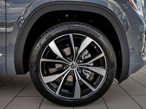 New 2026 Volkswagen Atlas Cross Sport SEL Premium R-Line AWD/4WD image 5