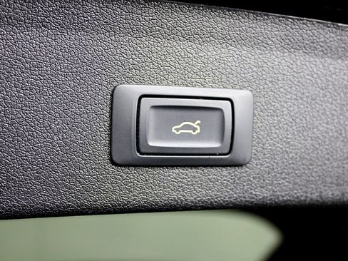 Used 2015 Audi SQ5 Prestige w/ Prestige Package image 47