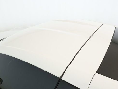 Used 2016 Chevrolet Corvette Z06 w/ 3LZ Preferred Equipment Group image 8