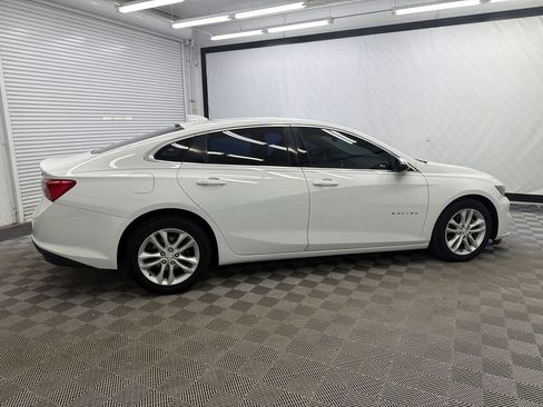 Used 2017 Chevrolet Malibu LT image 6