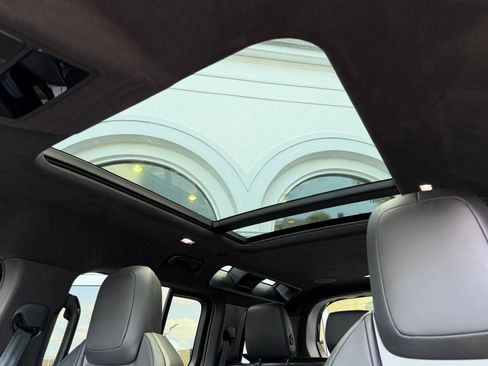 Used 2025 Land Rover Defender 110 AWD/4WD image 25