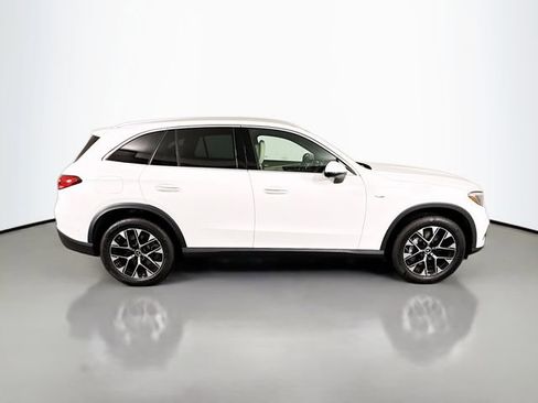 Used 2025 Mercedes-Benz GLC 350e 4MATIC image 8