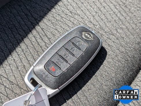 Used 2024 Nissan Rogue SV AWD/4WD image 32