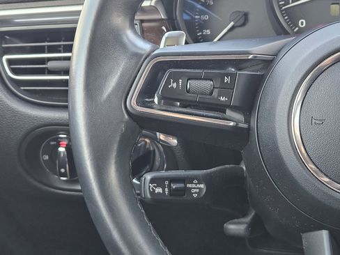 Used 2023 Porsche Macan Turbo image 26
