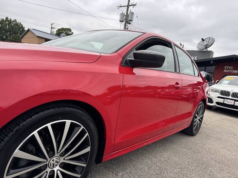 Used 2016 Volkswagen Jetta Sport FWD image 10