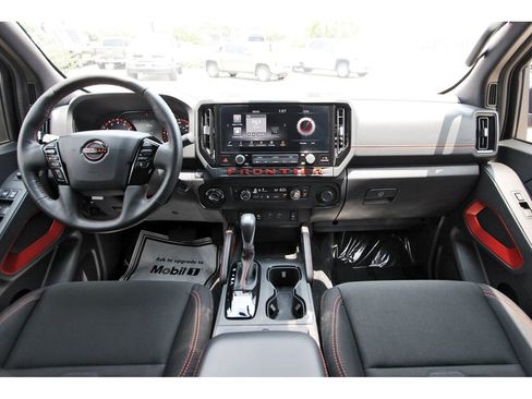 Used 2025 Nissan Frontier PRO-4X w/ Pro Convenience Package AWD/4WD image 7