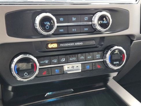 Used 2022 Ford F350 Lariat w/ Lariat Ultimate Package AWD/4WD image 32
