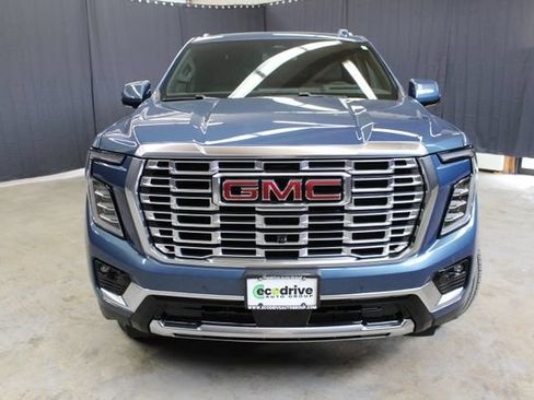 Used 2026 GMC Yukon XL Denali w/ Sun & Power Step Package AWD/4WD image 2