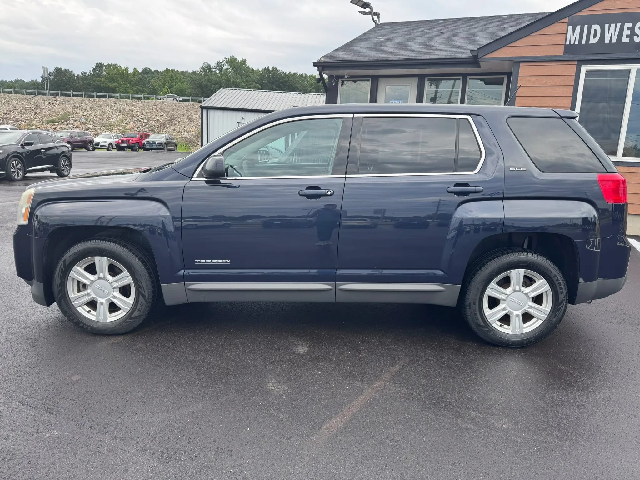 Used 2015 GMC Terrain SLE FWD image 3