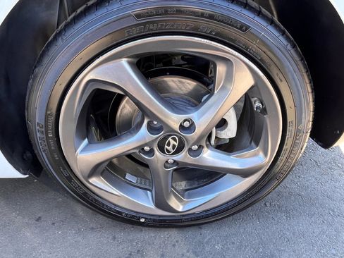 Used 2019 Hyundai Veloster 2.0 FWD image 22