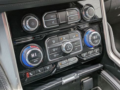 Used 2023 GMC Yukon Denali image 21