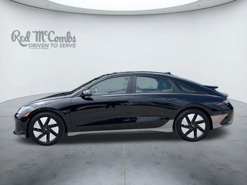 Used 2025 Hyundai Ioniq 6 SE RWD image 2