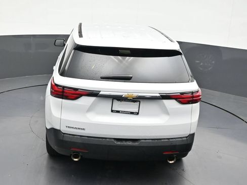 Used 2022 Chevrolet Traverse LS FWD image 18