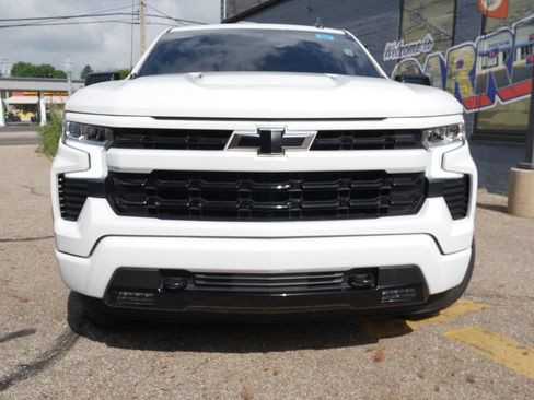 Used 2023 Chevrolet Silverado 1500 RST w/ Protection Package AWD/4WD image 2