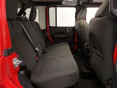 Used 2025 Jeep Wrangler Unlimited Sahara w/ Safety Group image 22