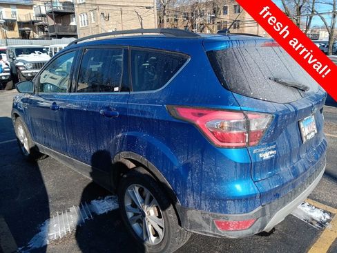 Used 2017 Ford Escape SE w/ Equipment Group 201A image 4