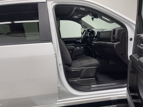 Used 2024 Chevrolet Silverado 2500 LT image 25