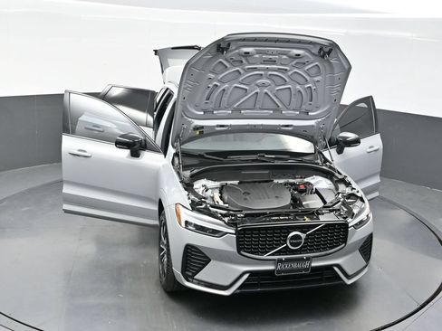 Used 2024 Volvo XC60 B5 Core w/ Protection Package Premier AWD/4WD image 40