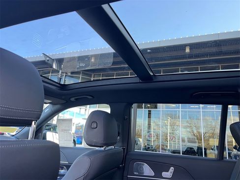 Certified 2025 Mercedes-Benz GLS 450 4MATIC image 10