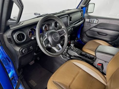 Used 2023 Jeep Wrangler Unlimited Sahara AWD/4WD image 12