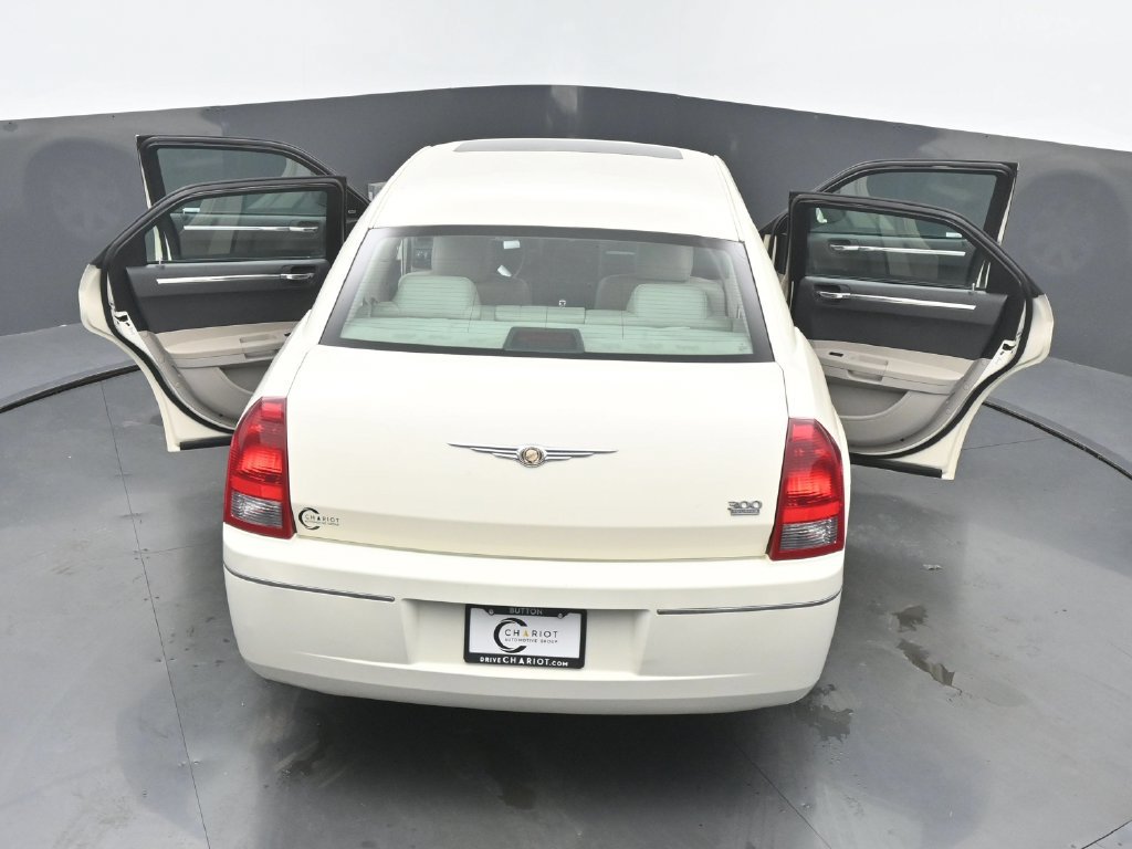Used 2005 Chrysler 300 Touring w/ Sound Group RWD image 58