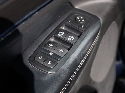 Used 2015 Jeep Grand Cherokee Limited w/ Luxury Group II image 15