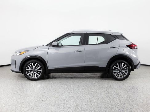 Used 2024 Nissan Kicks SV image 5