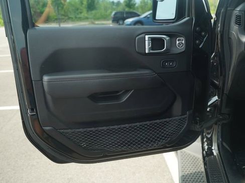 Used 2021 Jeep Wrangler Unlimited Sahara w/ LED Lighting Group AWD/4WD image 14