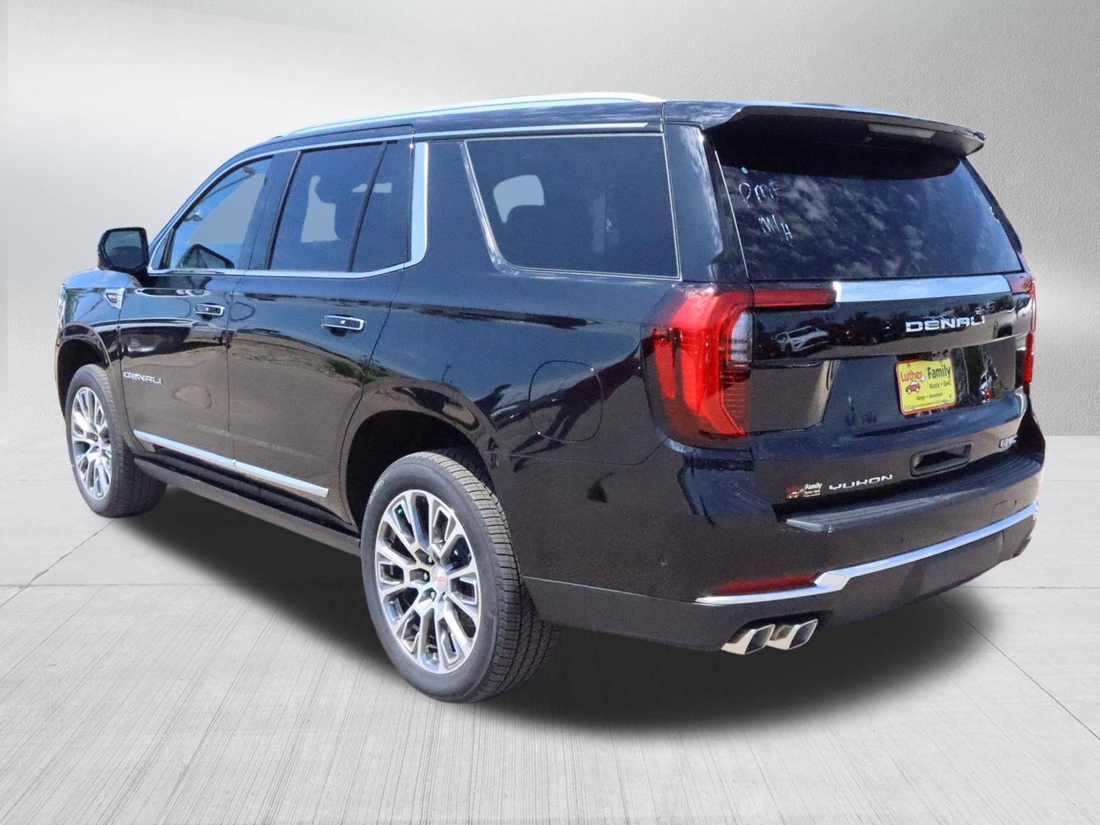 New 2026 GMC Yukon Denali w/ Denali Reserve Package AWD/4WD image 5