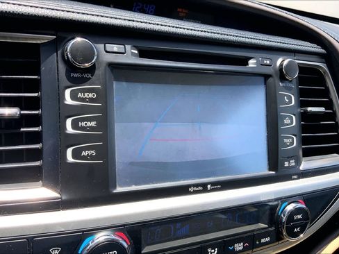 Used 2014 Toyota Highlander XLE w/ Preferred Accessory Package AWD/4WD image 26