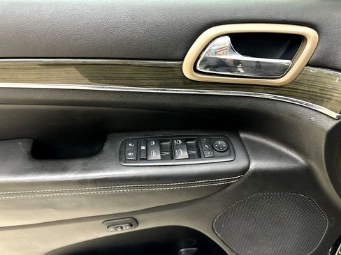 Used 2015 Jeep Grand Cherokee Overland image 18