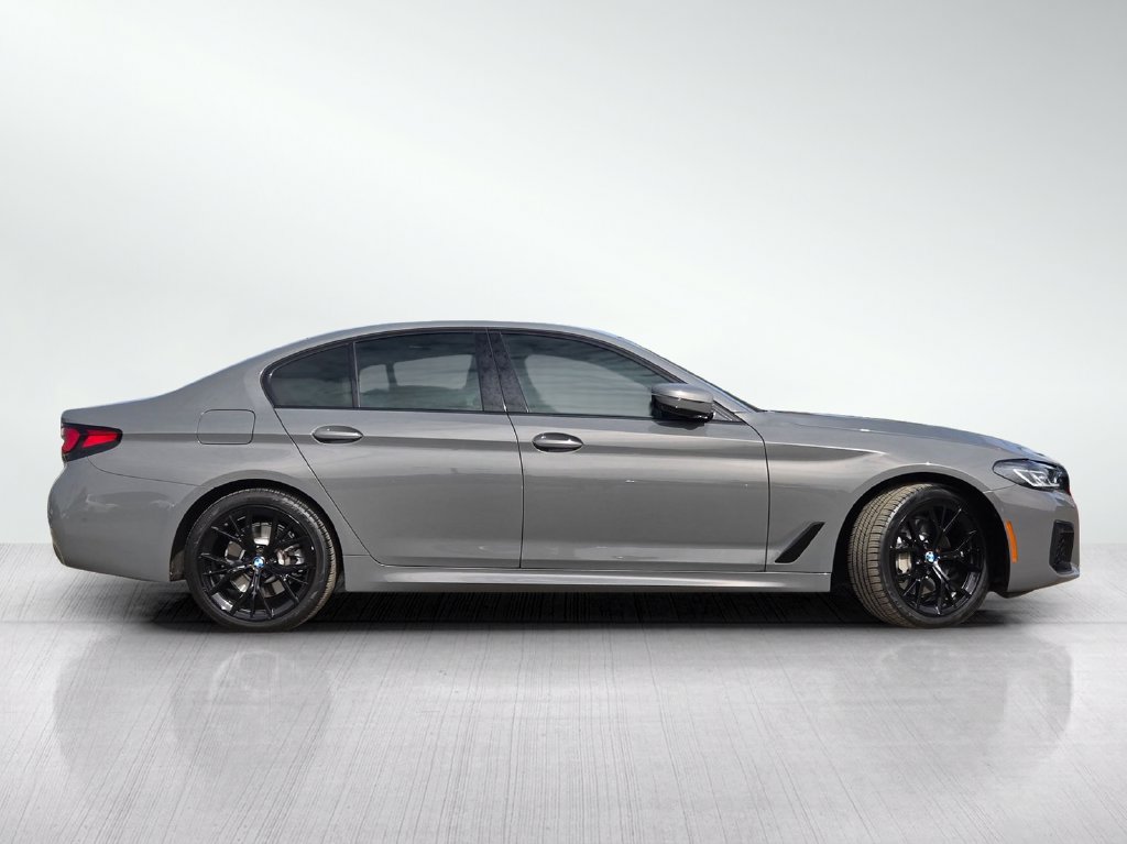 Used 2021 BMW 530e w/ M Sport Package RWD image 4