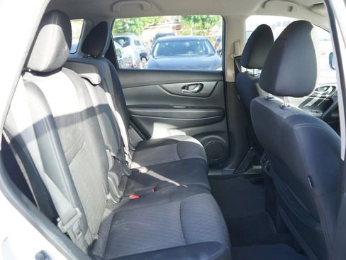 Used 2018 Nissan Rogue SV FWD image 20