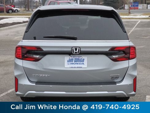 New 2026 Honda Odyssey Touring image 17