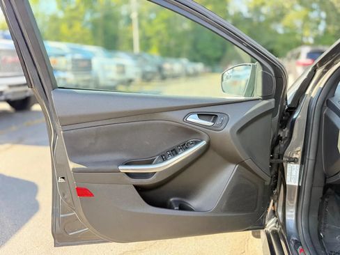 Used 2018 Ford Focus ST FWD image 31