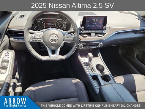Used 2025 Nissan Altima 2.5 SV FWD image 20