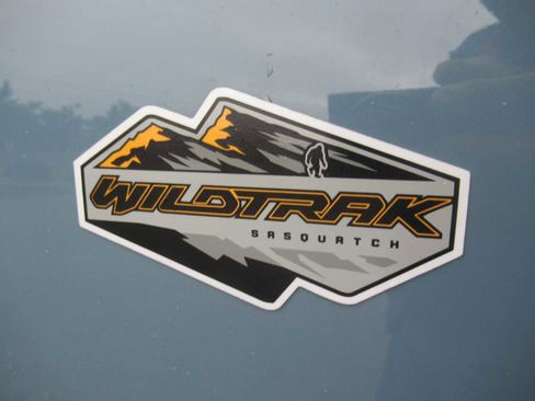 Used 2023 Ford Bronco Wildtrak image 13