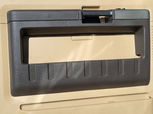 Used 2011 Ford F250 XLT w/ XLT Interior Pkg image 9