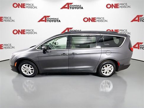 Used 2021 Chrysler Voyager Lxi image 4