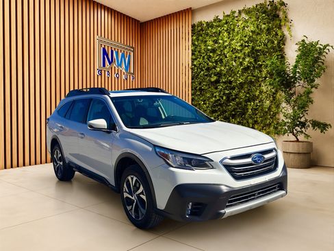 Used 2022 Subaru Outback Limited image 1