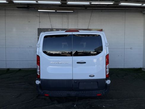 Used 2017 Ford Transit 150 XL image 3