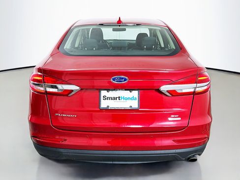 Used 2020 Ford Fusion SE image 6
