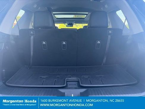 Used 2025 Honda Pilot Touring image 39