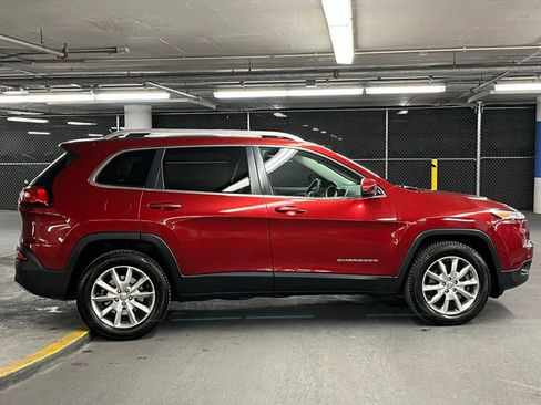 Used 2014 Jeep Cherokee Limited w/ Luxury Group image 38